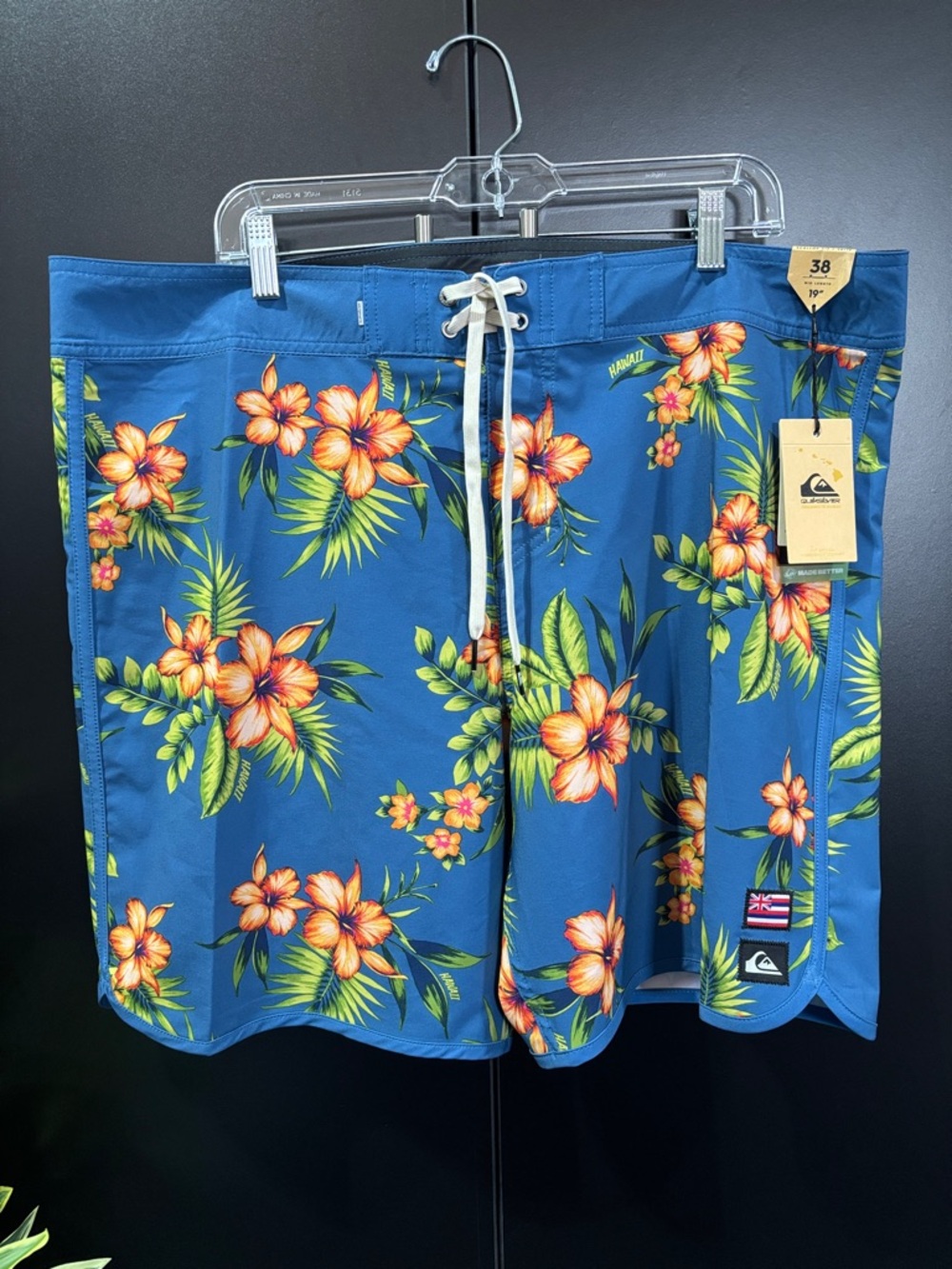 Quicksilver Board Shorts/Swim Trunks, drawstring waist,velcro back vented pocket